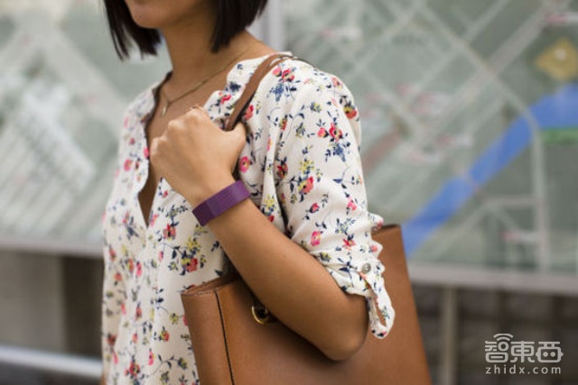 Fitbit首推智能表 含8种传感器