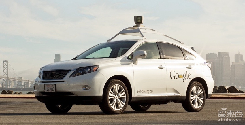 在加州 谷歌的无人驾驶汽车差点撞上另一辆