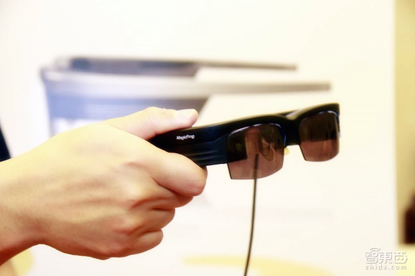 影创AR眼镜推出：双目MR/AR显示 称已获12万台订单