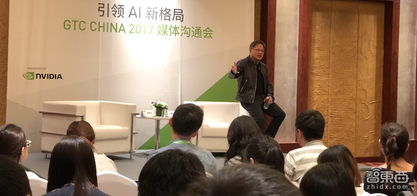专访黄仁勋：5年革命机器人产业；AI芯片将会无处不在