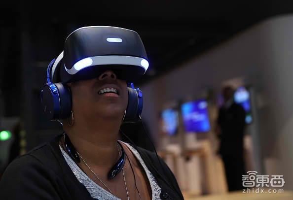 智东西晚报：索尼PS VR三天销量破5万 传新MacBook或支持VR