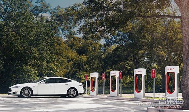智东西晚报：iPhone7或将增加亮白配色 Tesla超级充电站将收费运营