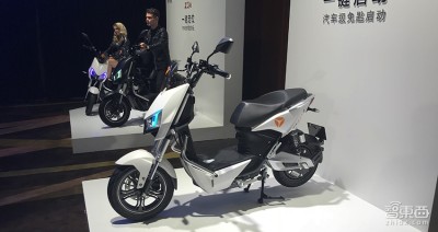 雅迪推电动摩托车新品Z3s 加快向智能化转型