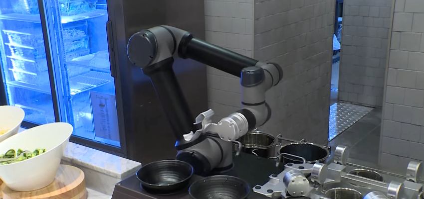 1分钟做好一碗面条，LG厨艺机器人已在首尔餐厅投入使用