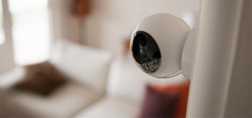 亚马逊谷歌家用摄像头频频暴雷，看娃神器是怎么成了“恶魔之眼”？