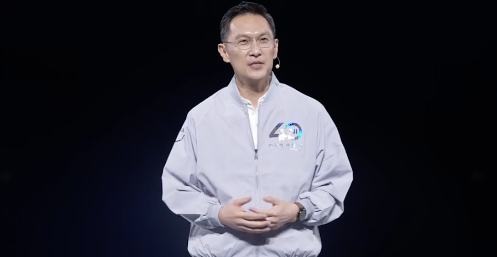 油车首搭华为鸿蒙座舱!日产中国庆生40年,甩出三款新车,补全插混拼图