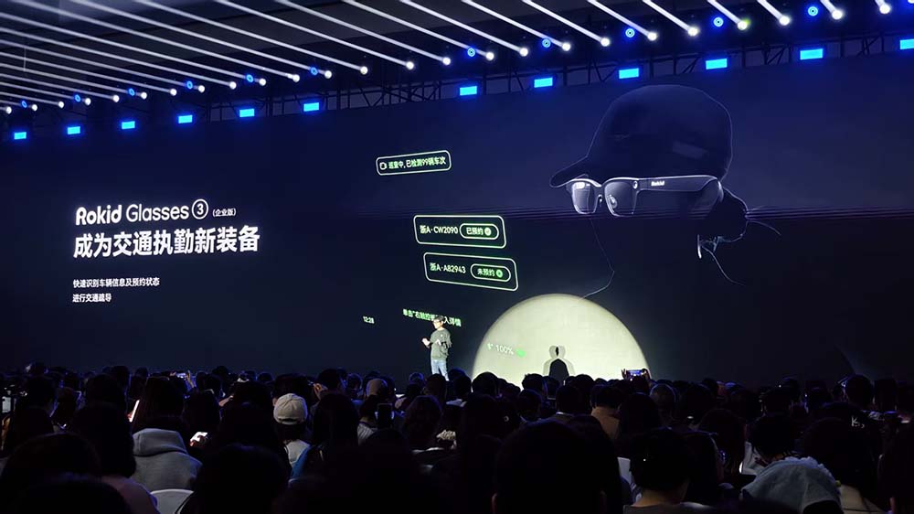 1500万次使用!日均佩戴8小时,同比增长800%,AI眼镜迎来“iPhone时刻”