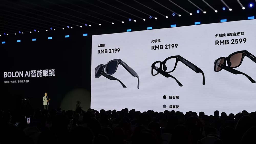1500万次使用!日均佩戴8小时,同比增长800%,AI眼镜迎来“iPhone时刻”
