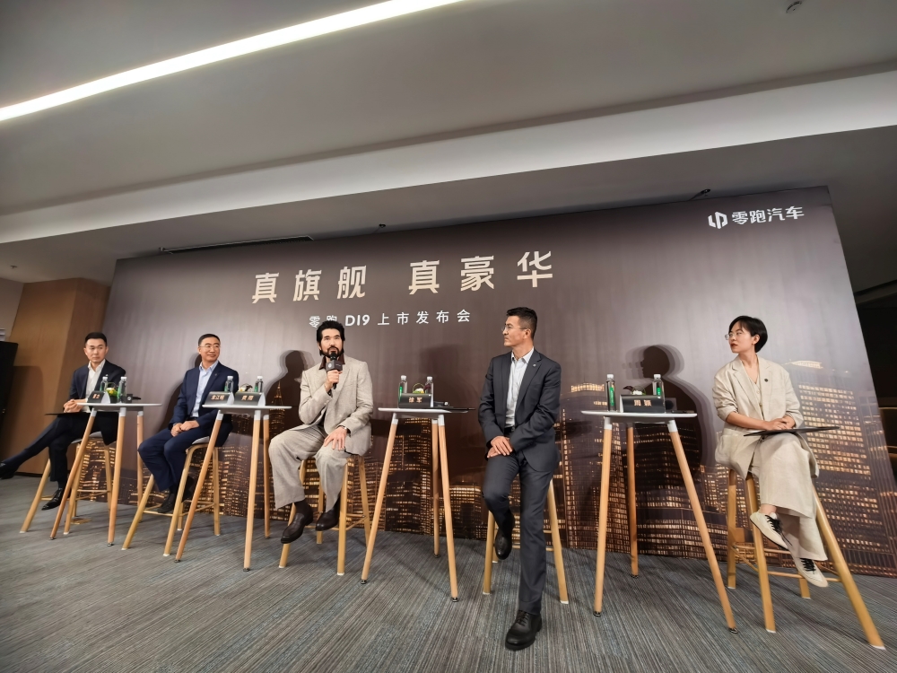 对话朱江明曹力:不能亏钱造车,未来三年规模比盈利更关键