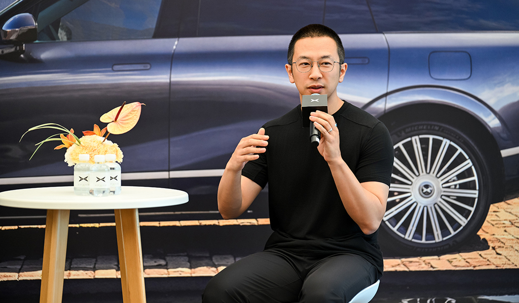 国仁对话何小鹏刘先明吴安飞:不按常理出牌的小鹏GX背后