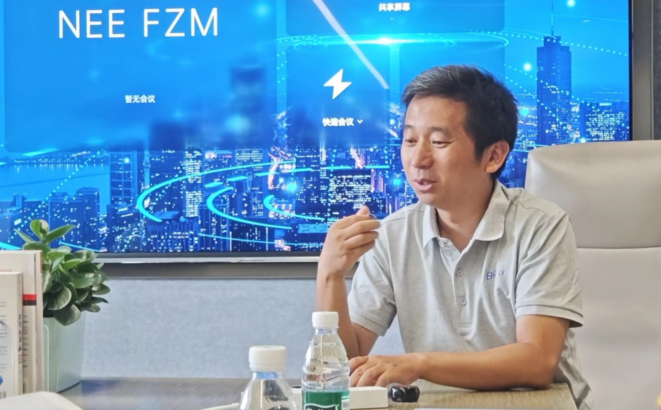 百融智能4款AI新品亮相WAIC!推出录音卡、工作手机,预告智能戒指