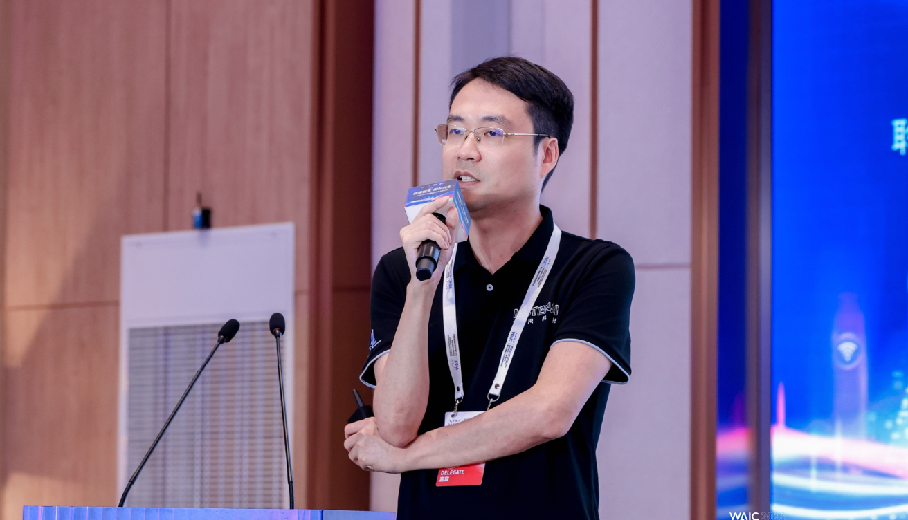 WAIC现场直击:端侧算力竞赛爆发,聆思手握下一代AI终端落地关键筹码