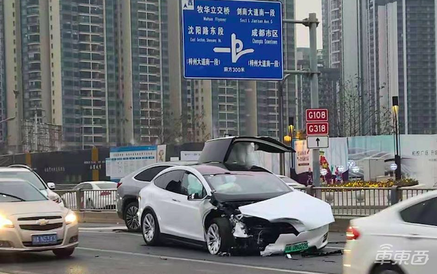 特斯拉“失控”罗生门,闹到全世界的悬案