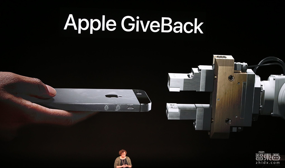 iPhone XS创八项纪录发布！最贵、最大、最强AI芯片，双卡特供中国【体验视频】