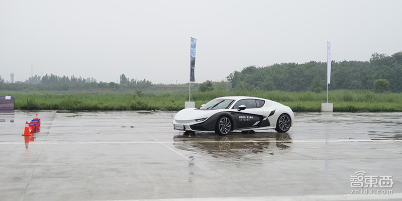 最“不正经”新造车产品!密云机场试驾前途K50