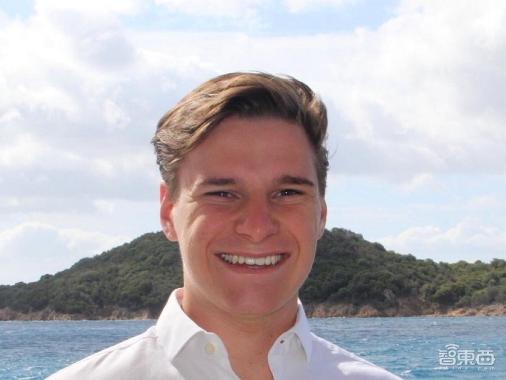 人类壮举!世界首富带82岁老人完成太空飞行,全程10分钟10秒