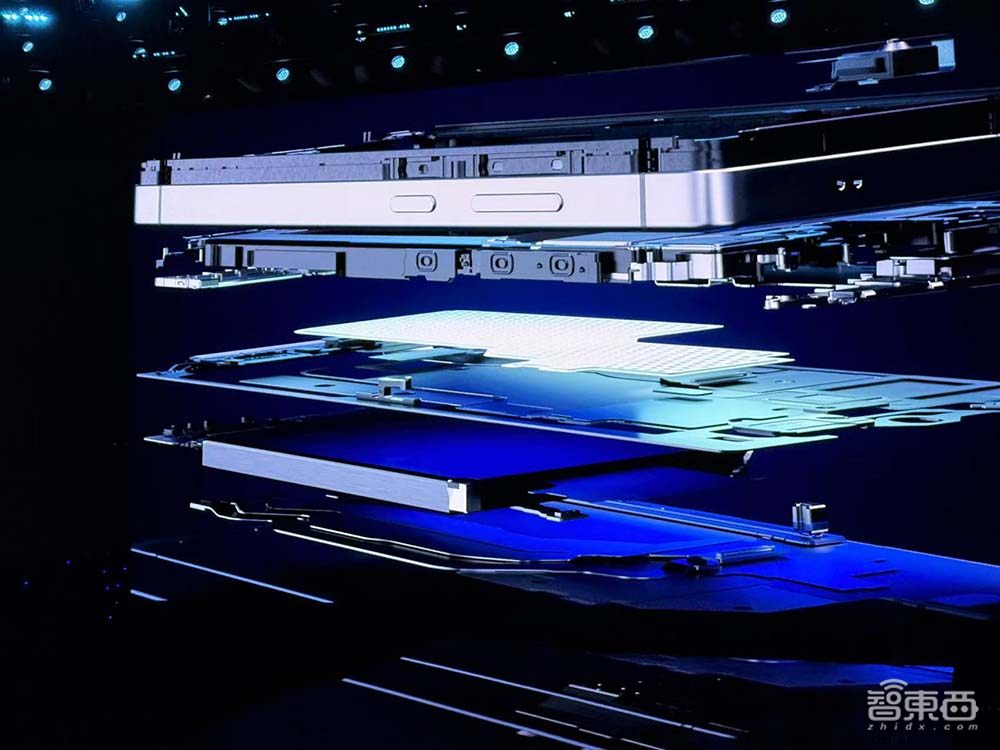 三星AI史诗进化!首发安卓XR对标苹果,剧透三折叠和AI眼镜,S25系列真机上手