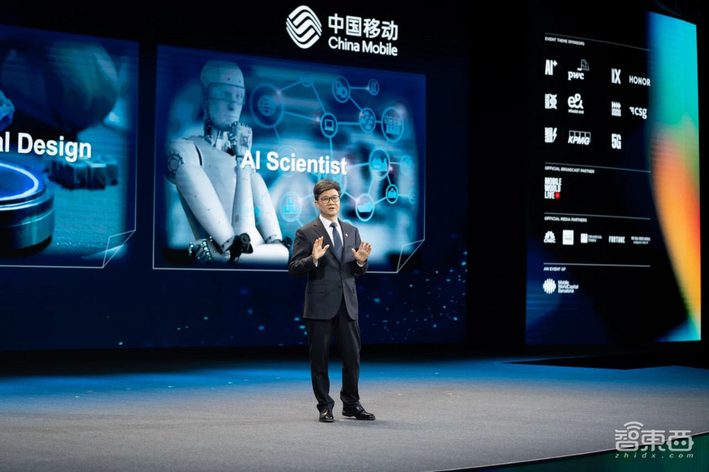 AI爆火MWC！AI OS席卷手機(jī)PC，國王點(diǎn)贊榮耀華為，中國企業(yè)霸場