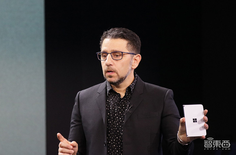 微软双屏手机和PC登场！连甩七款Surface硬件，首用安卓系统