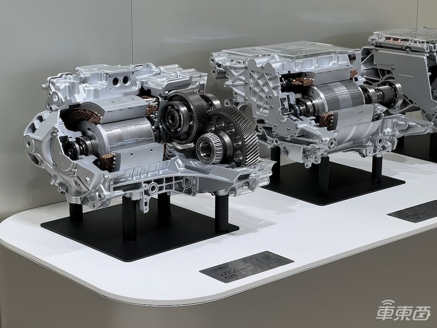 小米汽车门店火爆到限流！看车队伍排到晚上10点，消费者：加完班也要来看看