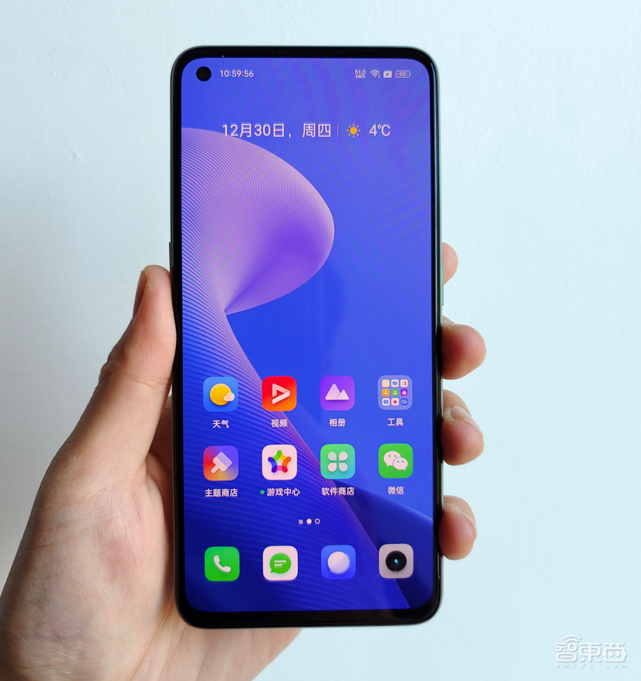 真我GT2首发体验：玩《原神》不烫手，充电10分钟看剧3小时？