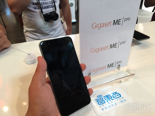 秀肌肉的不仅是解放军 还有中国人占领的IFA展