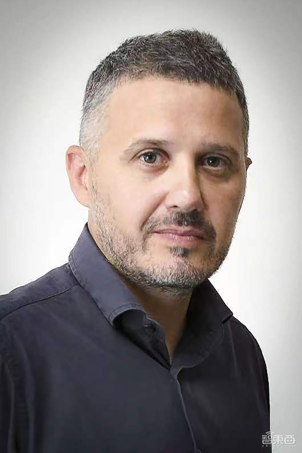 破解边缘AI硬件与软件挑战，意法半导体解读三大创新要点