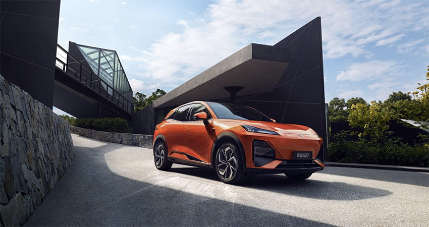 深蓝S07首发华为ADS SE，综合续航超1200km，要跟比亚迪硬碰硬？