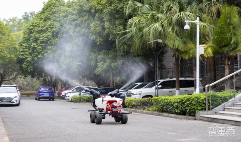 抗疫一线的户外机器人大军:测温、喊话24小时不休