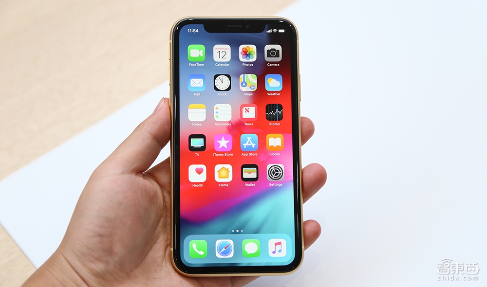 iPhone XS创八项纪录发布！最贵、最大、最强AI芯片，双卡特供中国【体验视频】
