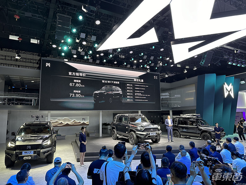 四电机越野怪兽，东风猛士917上市，63.77万起