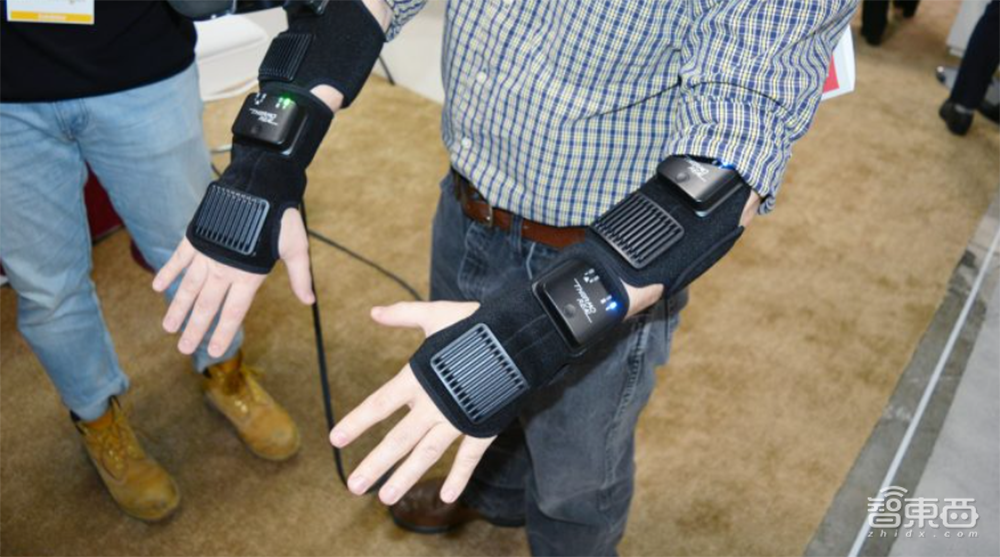 盘点近五年内超有趣的VR触觉技术,“折纸”都能当VR控制器了?