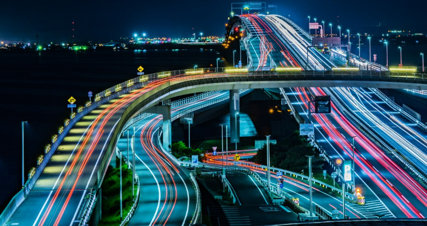 智慧公路怎么搞?智能化设备武装到牙齿,支持高级别自动驾驶