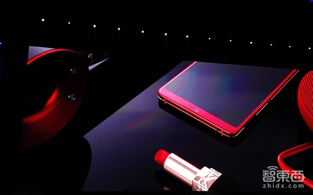 “差一点就是全面屏” 锤子科技新推坚果Pro 2 还捎上了一台空气净化器