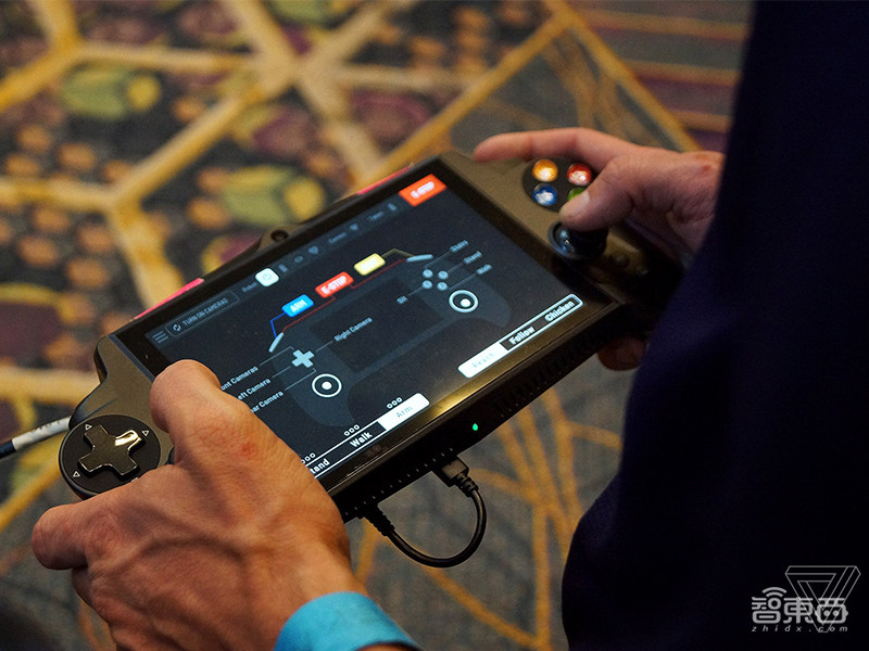 波士顿动力抢戏亚马逊大会，首款商用机器人Spot年底前上市