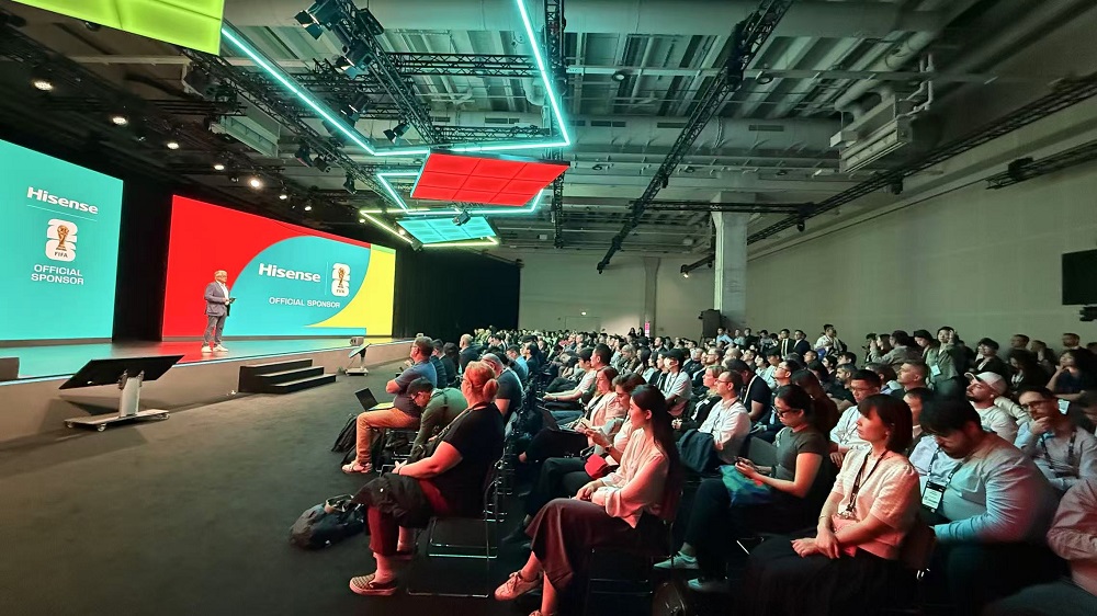 暴走IFA展会带来八大看点！宇树机器人表演秀翻老外，国产AI眼镜攻陷欧洲，“电动老头乐”也来了