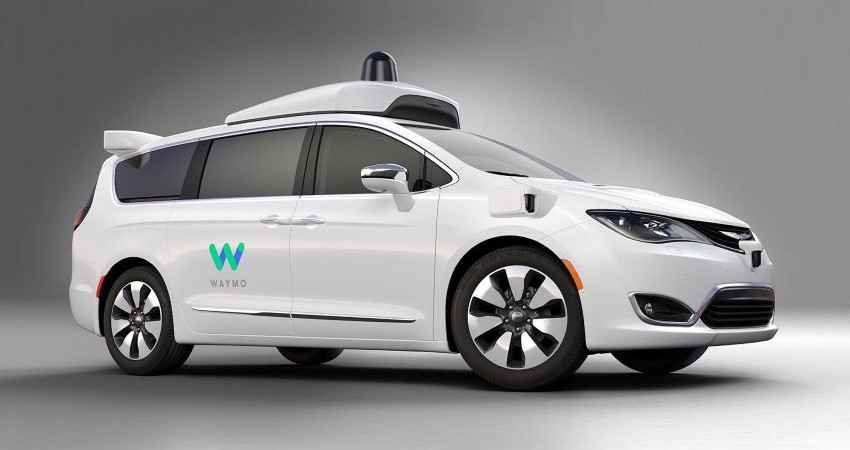Robotaxi如何与行人“对话”?Waymo在车上装了音视频提醒设备