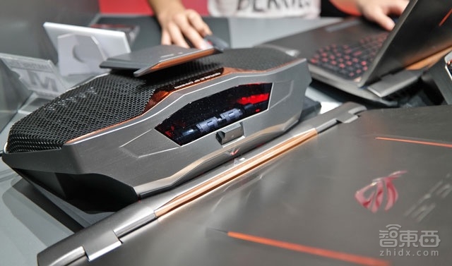 华硕IFA黑科技盘点:不止手表和变焦镜头手机