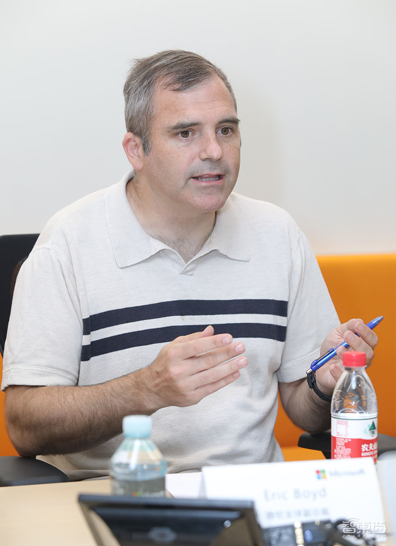 对话微软AI平台负责人：详解Azure AI三大领域、中国业务和投资OpenAI背后