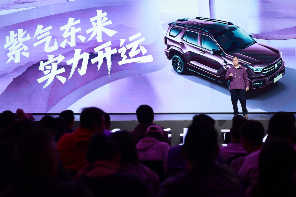 24.98万元起！全新坦克400一次性发了5个版本，咖啡辅助驾驶系统上车