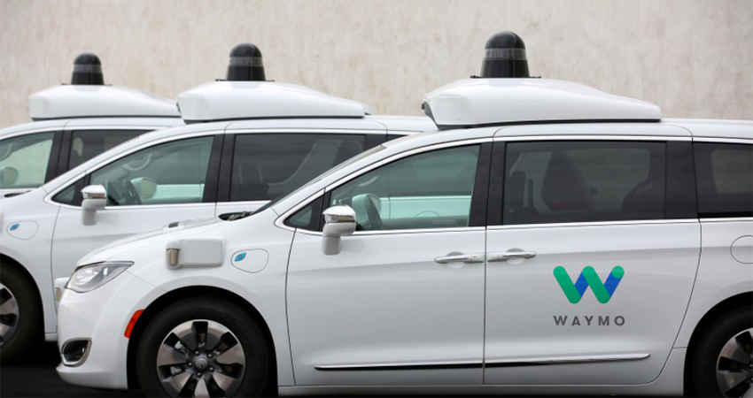 再创历史!谷歌Waymo拿掉人类司机,无人出租服务向公众开放