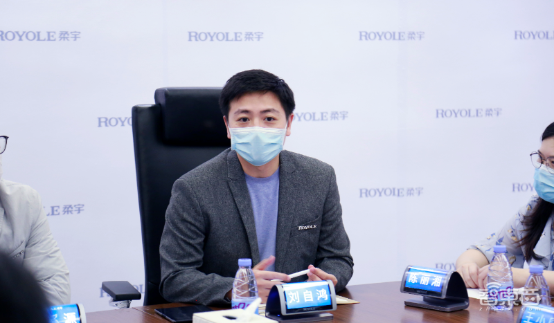 两年技术实现,6年年产280万片,柔宇如何在三星制霸的OLED领域换道超车?