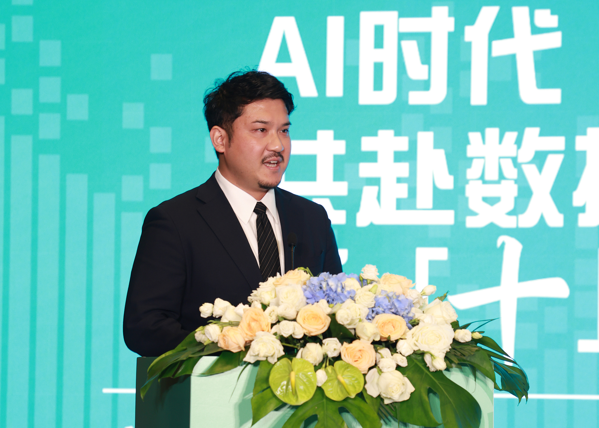 磁带大小塞入75TB数据,日本巨头掏出AI存储黑科技