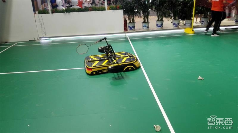 擎天柱、机械蛇、仿生蝙蝠，一大波奇葩机器人来袭！