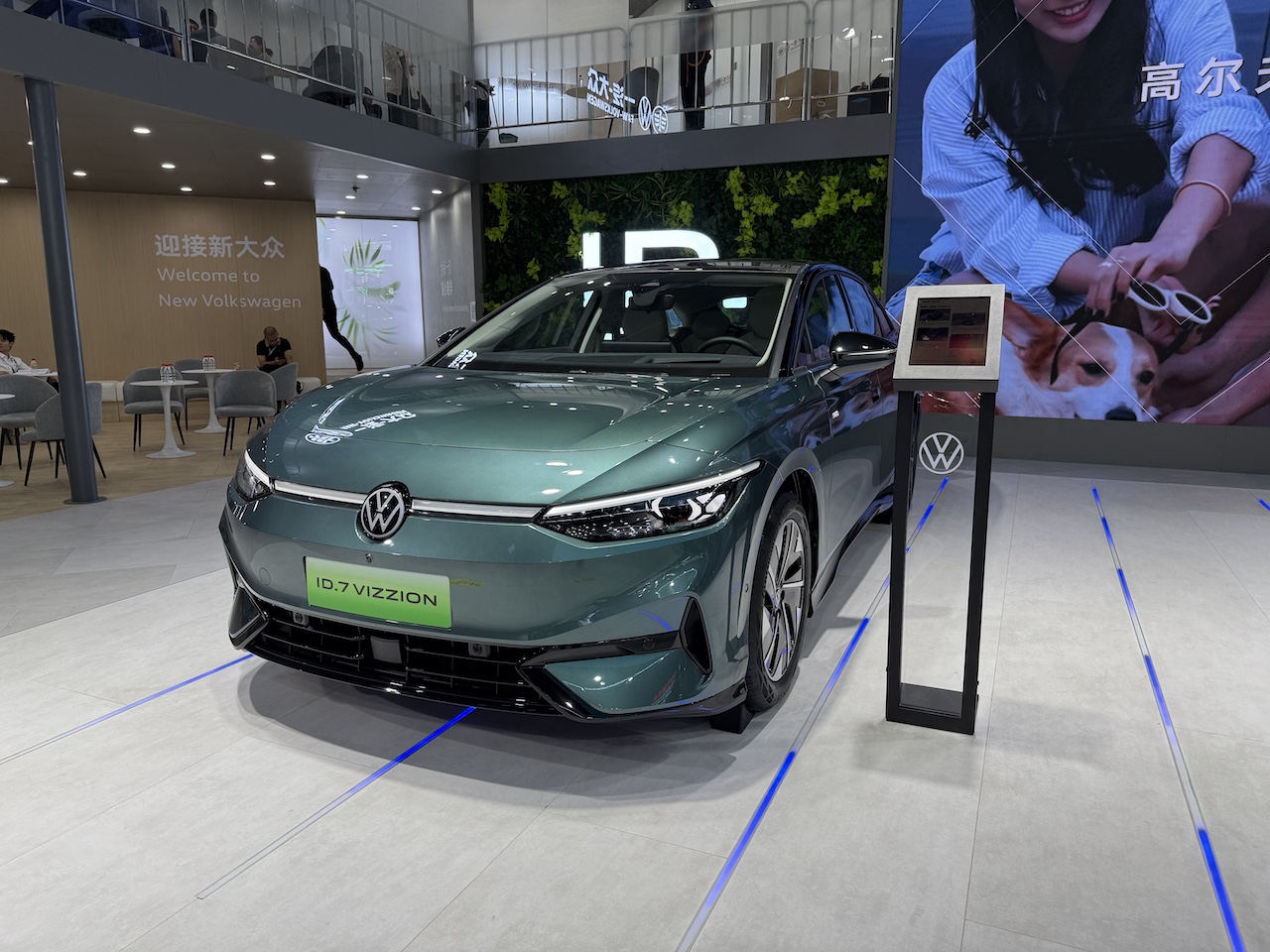 洋豪品牌一个没来！国产车价格战现场开打，暴走3万步看成都车展六大真相