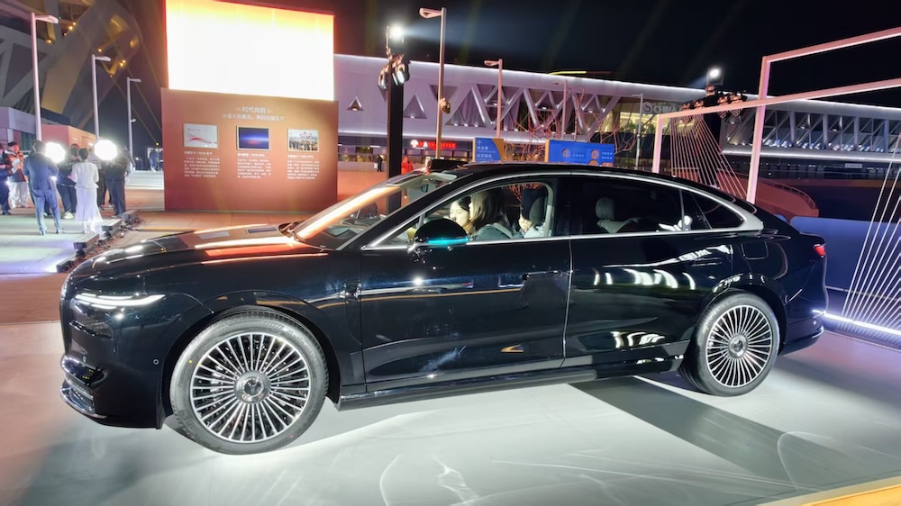 岚图追光L 27.99万元起卖!搭载“华为全家桶”,满油满电能跑1400公里