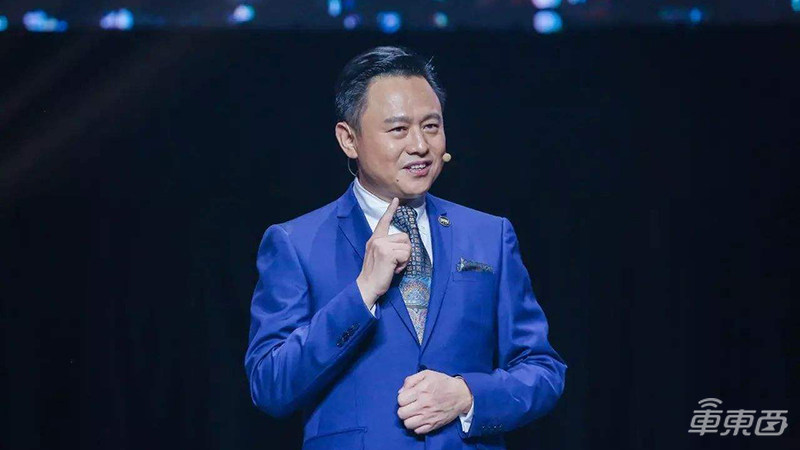 70周年大阅兵，红旗车迎高光时刻！揭秘60年荣辱复兴路