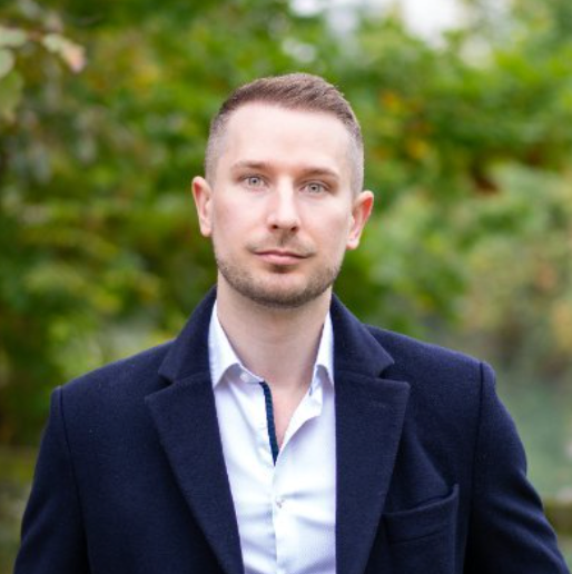 马斯克身边的男人快走光了