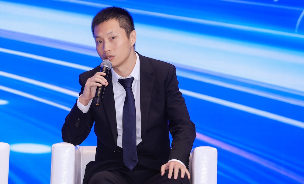 雷军呼吁抵制网络水军!李斌称智驾应采用“订阅制”,6位车圈顶流齐聚亦庄论道