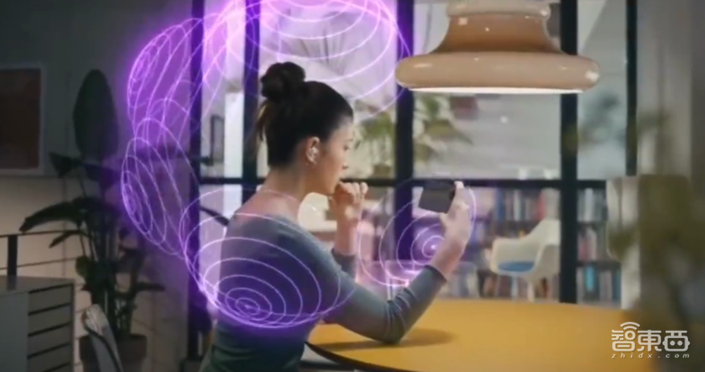 刚刚,三星折叠屏机皇发布,铰链屏幕更薄,TWS耳机学会“空间音频”